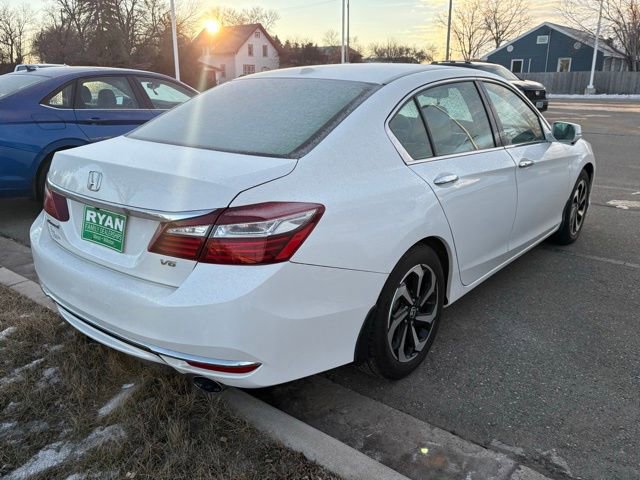 Certified 2017 Honda Accord EX-L image 2