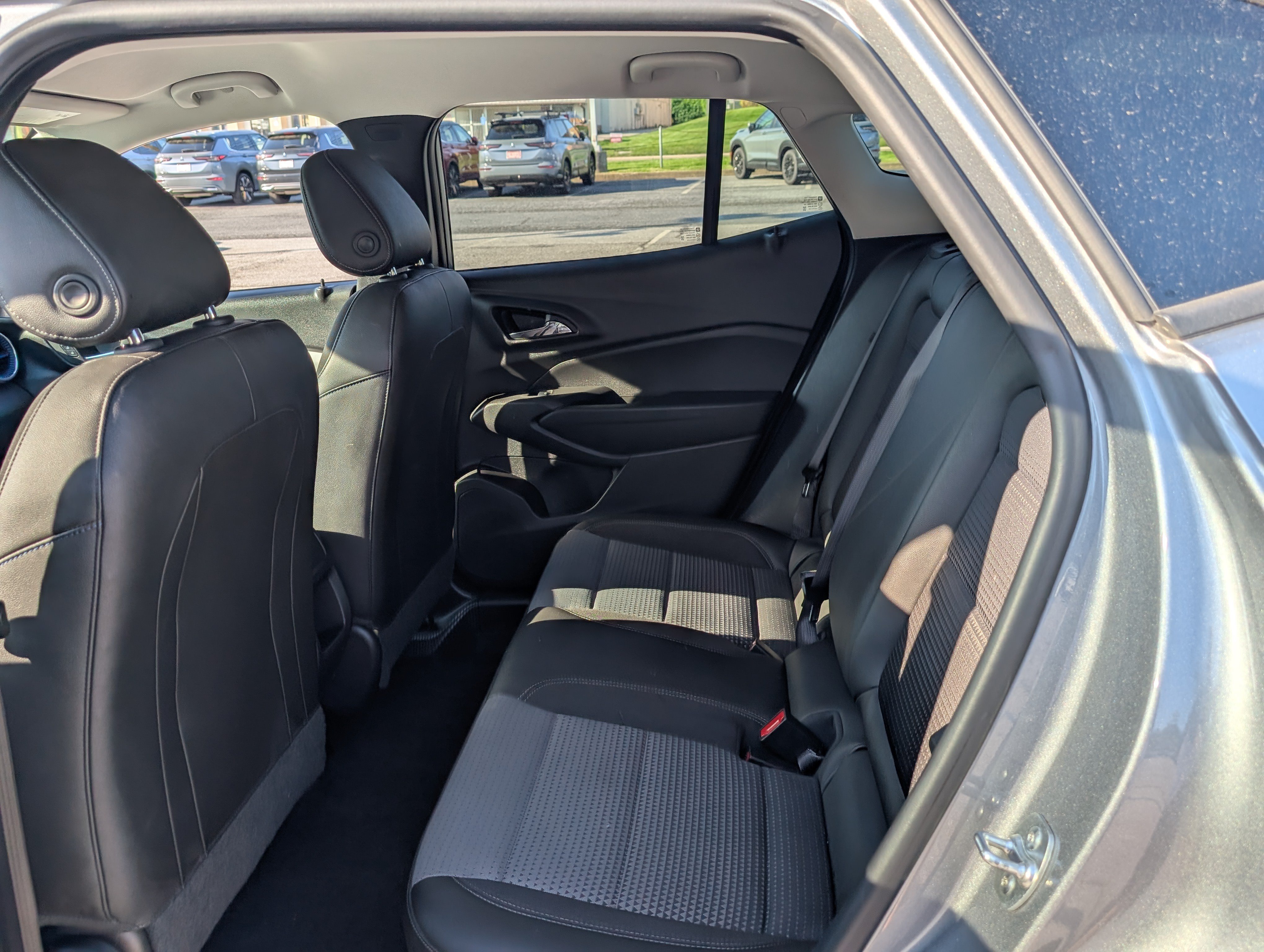 Used 2024 Chevrolet Trax LT FWD image 14