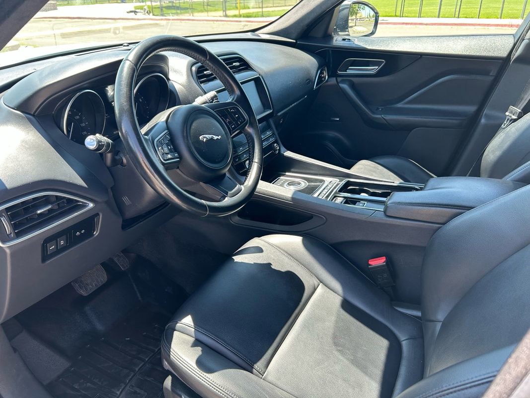 Used 2020 Jaguar F-PACE Premium image 10