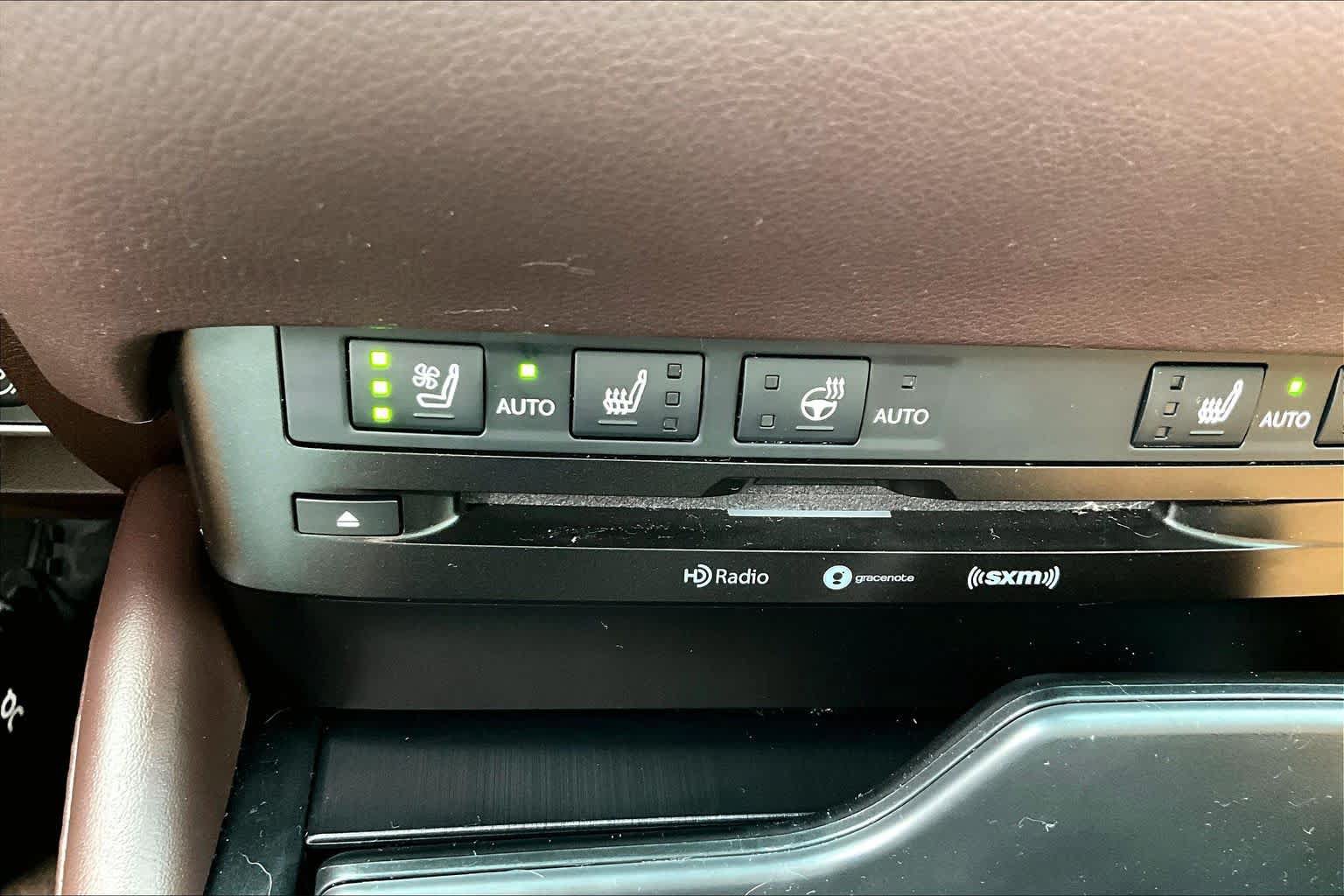 Used 2019 Lexus ES 300h w/ Premium Package FWD image 35
