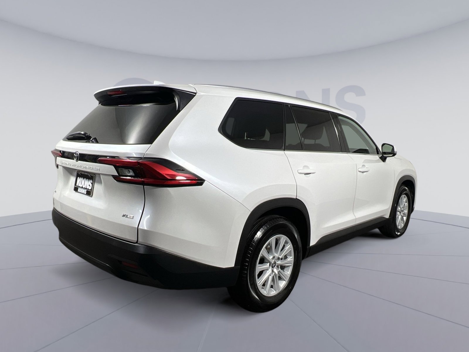 Used 2024 Toyota Grand Highlander AWD image 11