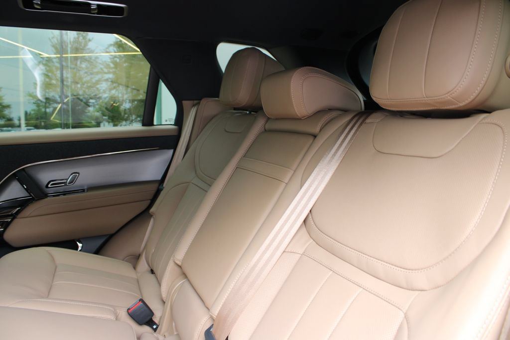 New 2026 Land Rover Range Rover Sport SE AWD/4WD image 8