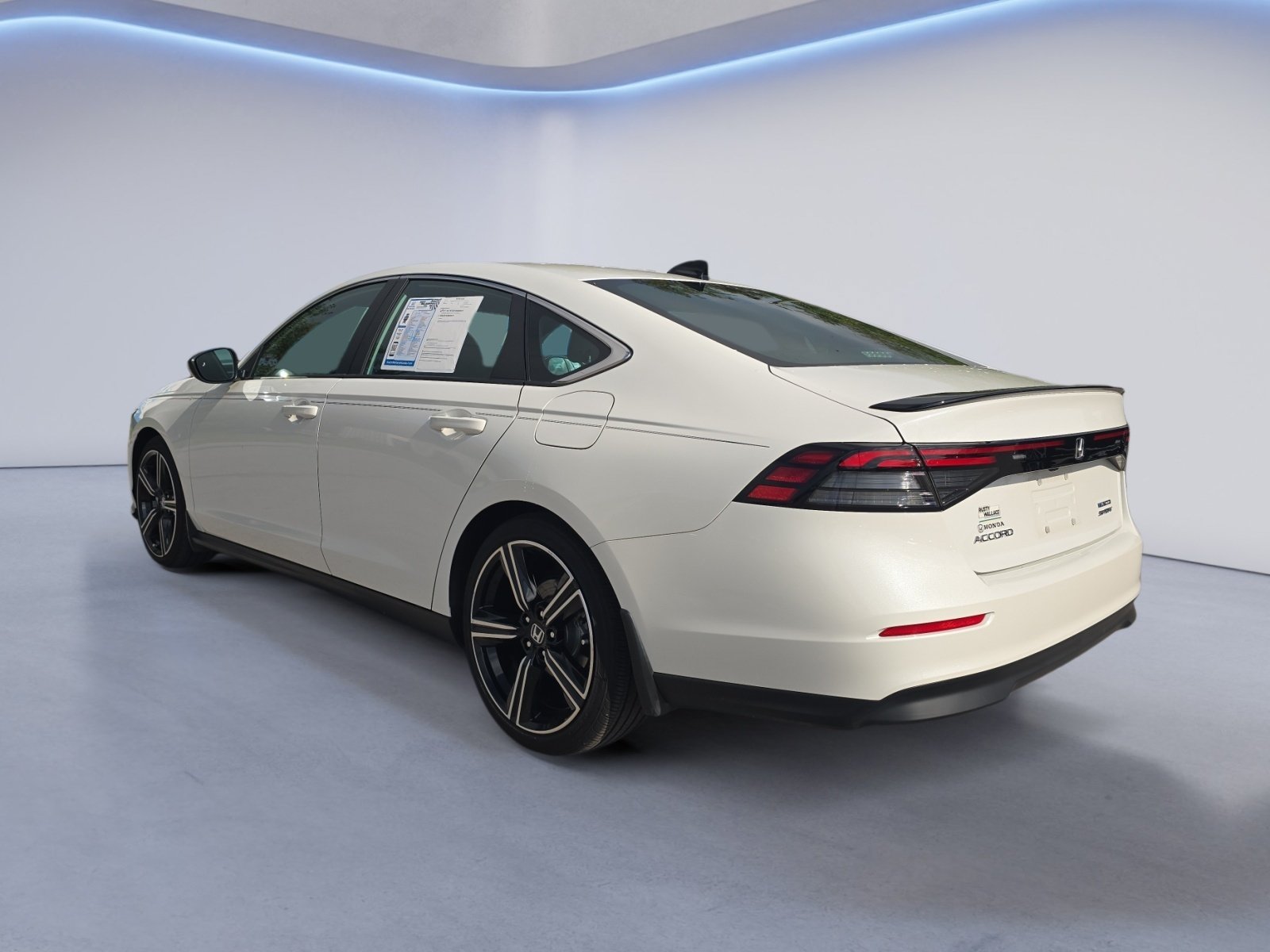 Used 2024 Honda Accord Sport image 3