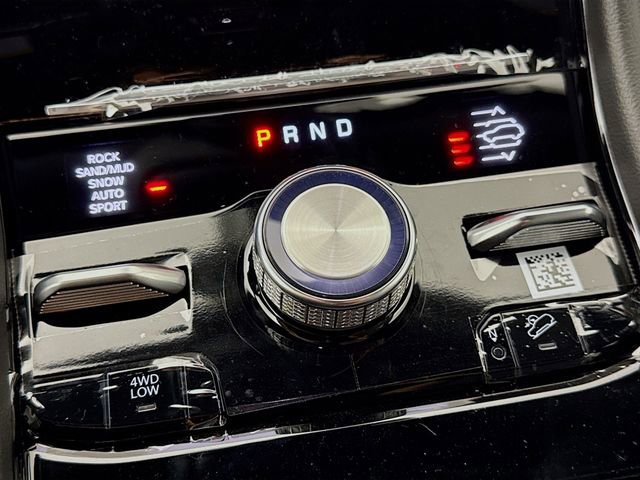 New 2025 Jeep Grand Cherokee L Overland w/ Trailer Tow Package image 17