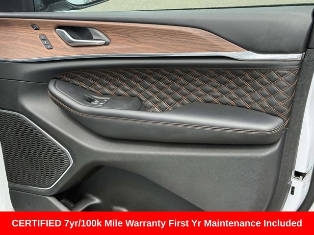 Used 2025 Jeep Grand Cherokee Summit w/ Obsidian Package AWD/4WD image 8