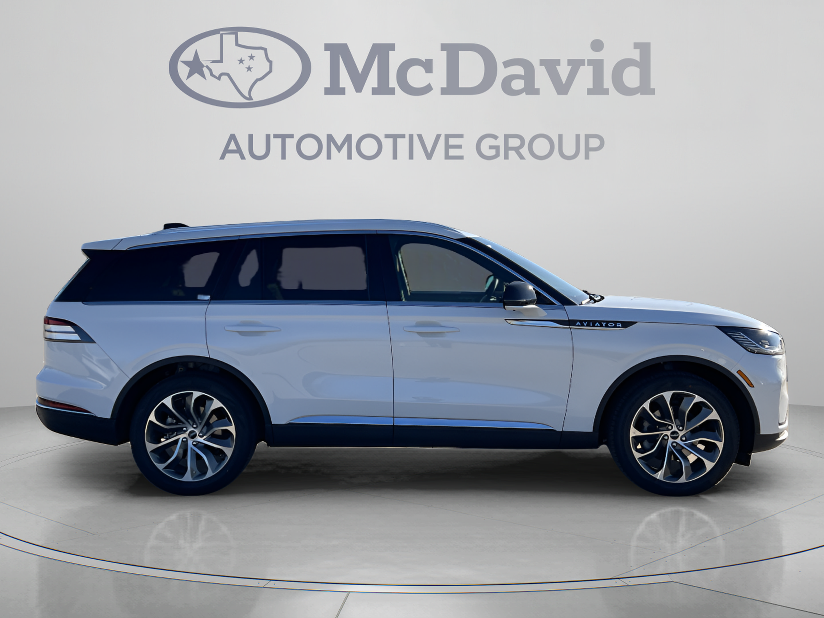 New 2026 Lincoln Aviator Reserve w/ Luxury Package RWD image 7