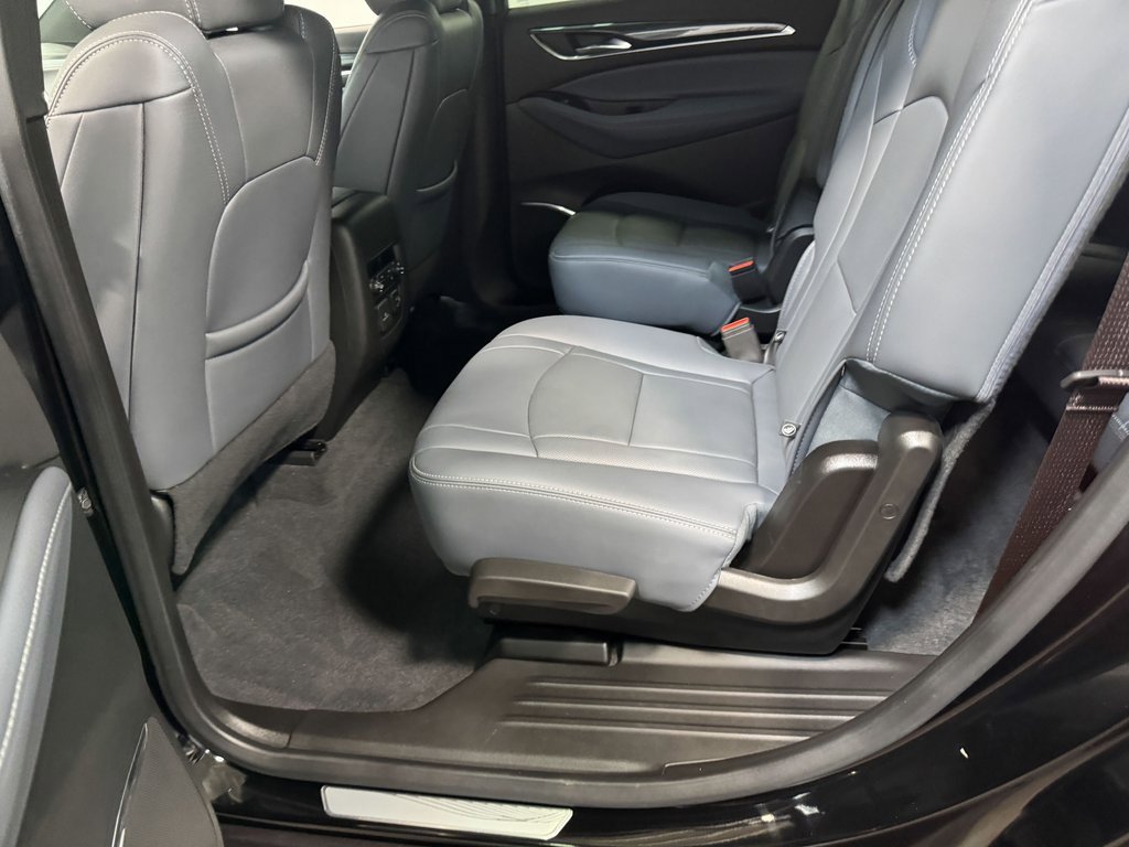 Used 2024 Buick Enclave Premium image 47
