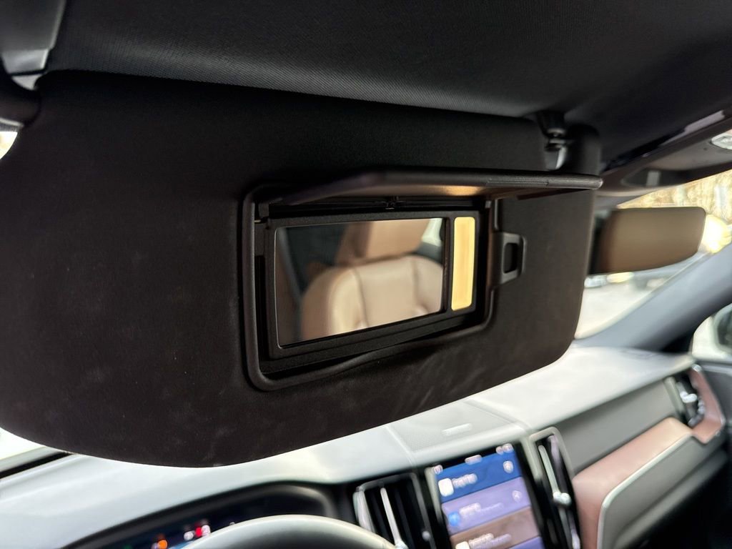 Used 2024 Volvo XC60 T8 Plus w/ Protection Package Premier image 32