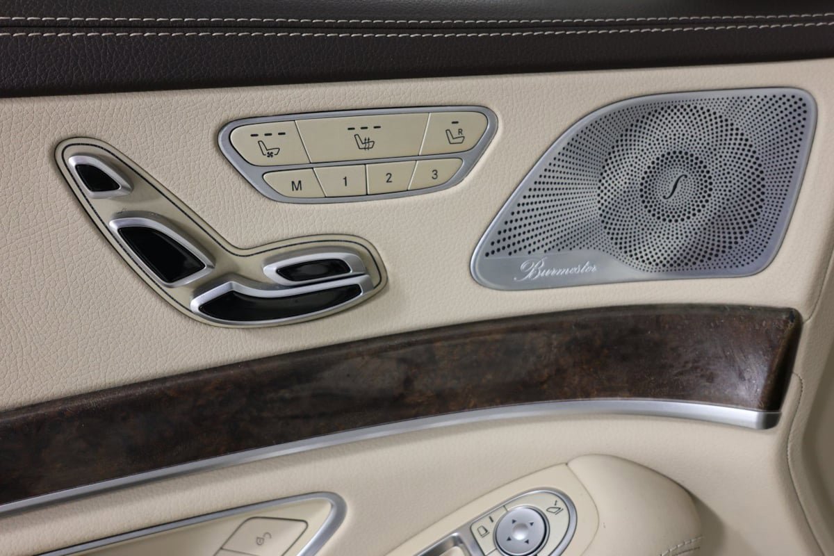 Used 2020 Mercedes-Benz S 560 4MATIC Sedan image 9