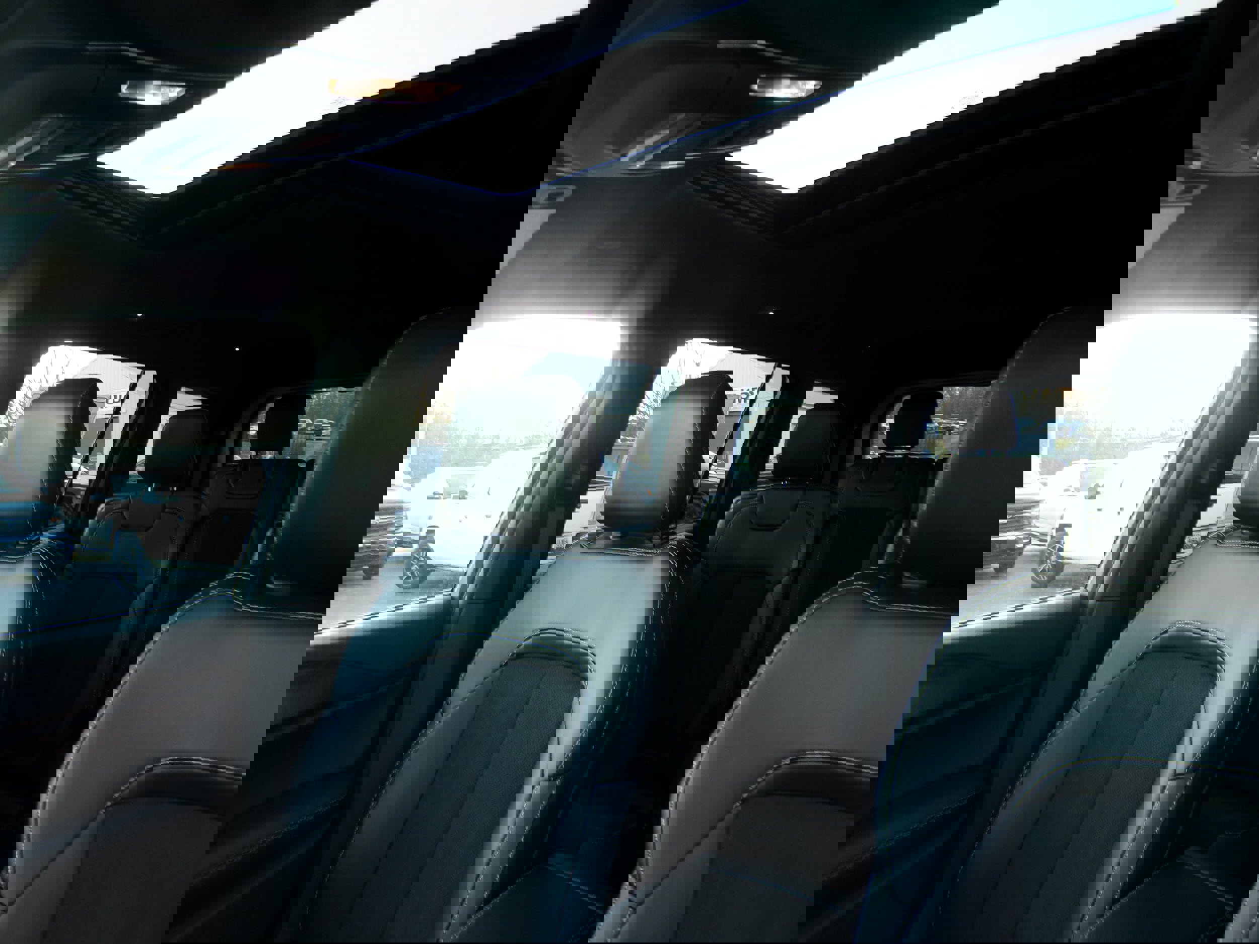 New 2025 Jeep Grand Cherokee L Altitude image 16