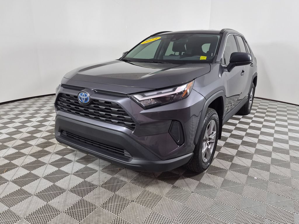 Used 2024 Toyota RAV4 LE AWD/4WD image 7