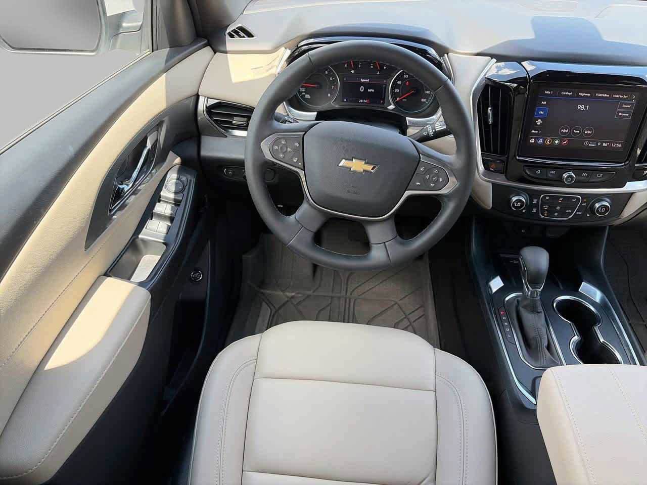 Used 2023 Chevrolet Traverse LT w/ LPO, Cargo Package FWD image 12