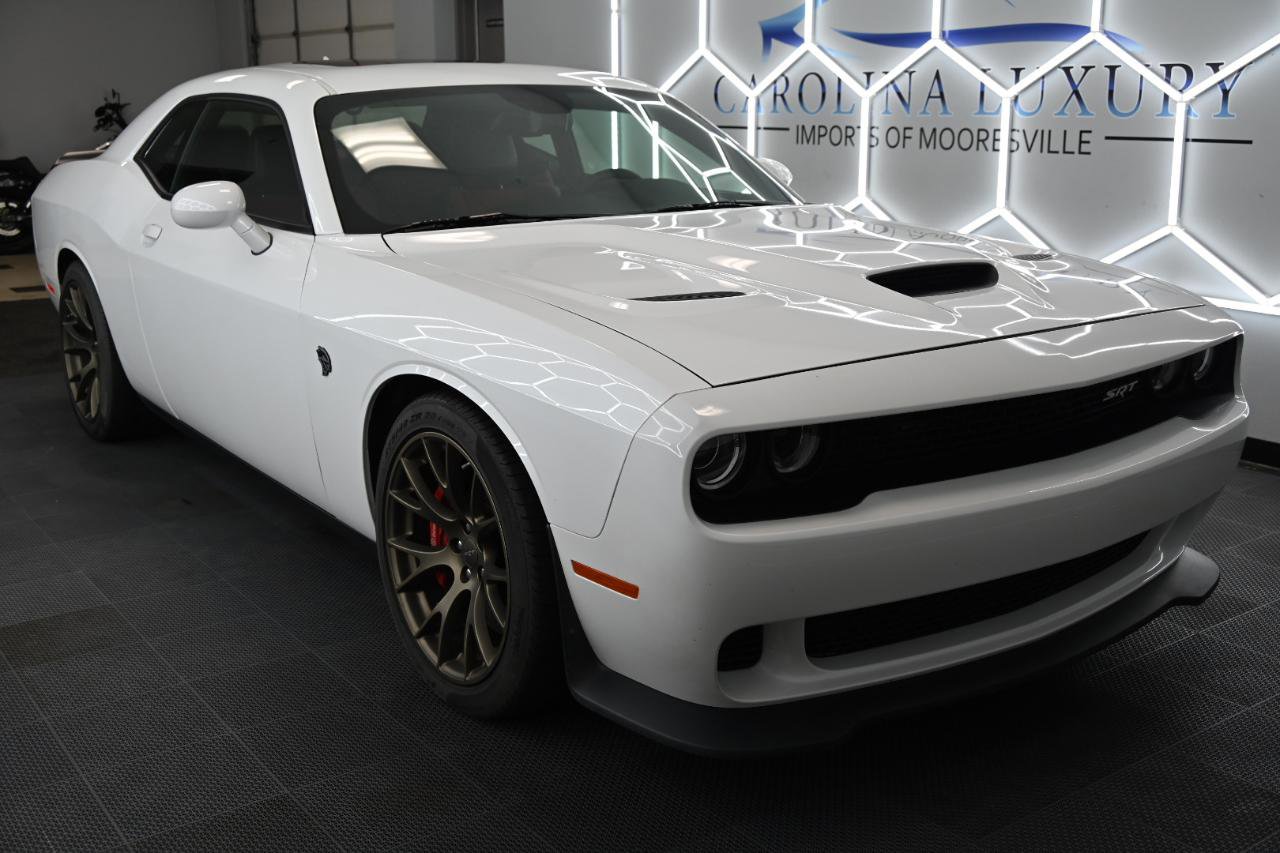 Used 2016 Dodge Challenger SRT Hellcat RWD image 5
