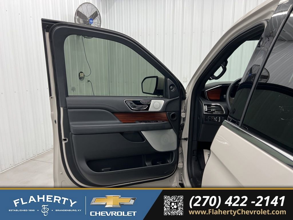 Used 2024 Lincoln Navigator L Reserve image 8