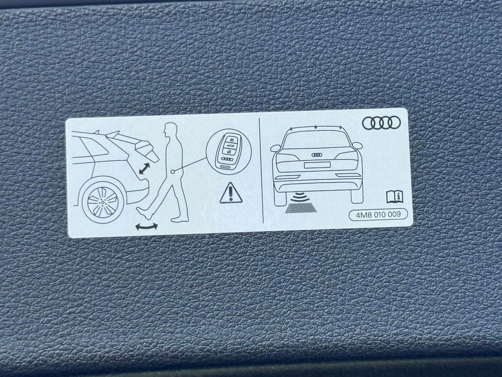 Used 2024 Audi RS Q8 w/ Black Optic Package image 74