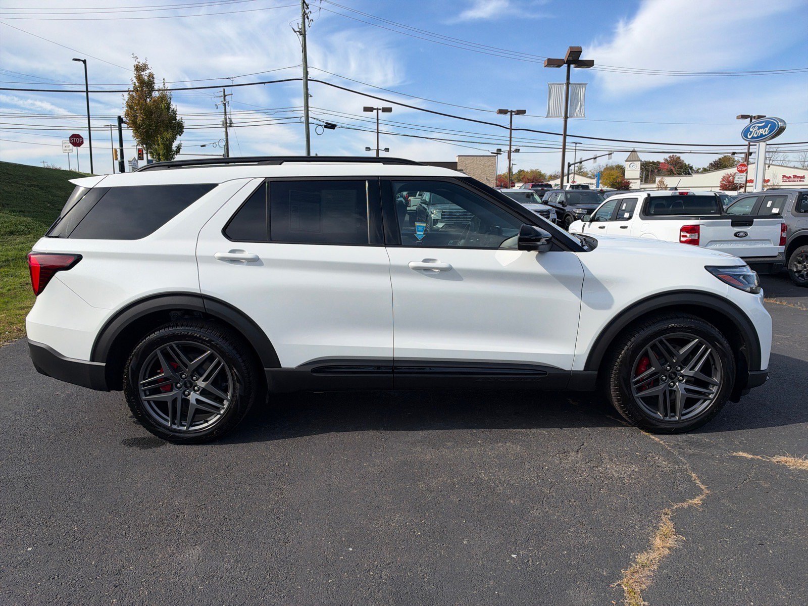 Used 2026 Ford Explorer ST AWD/4WD image 19