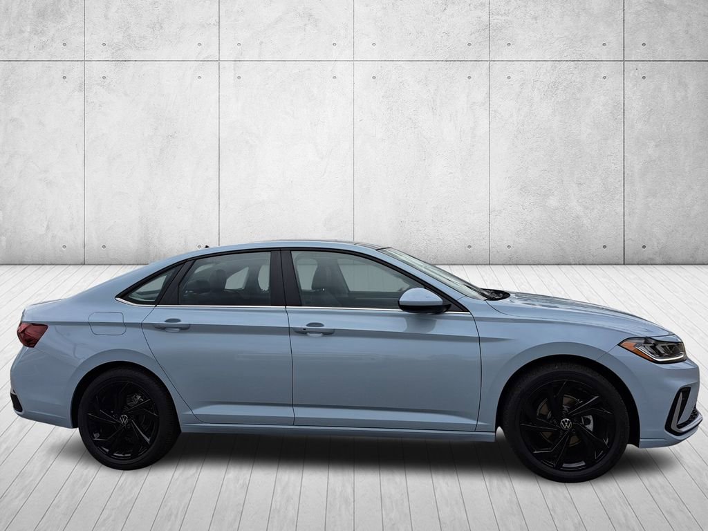 New 2026 Volkswagen Jetta SE image 4