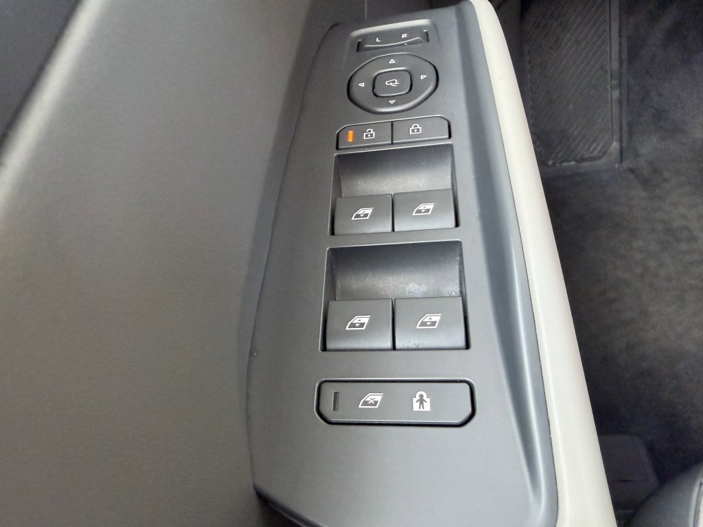 Used 2025 Kia EV9 Wind image 25