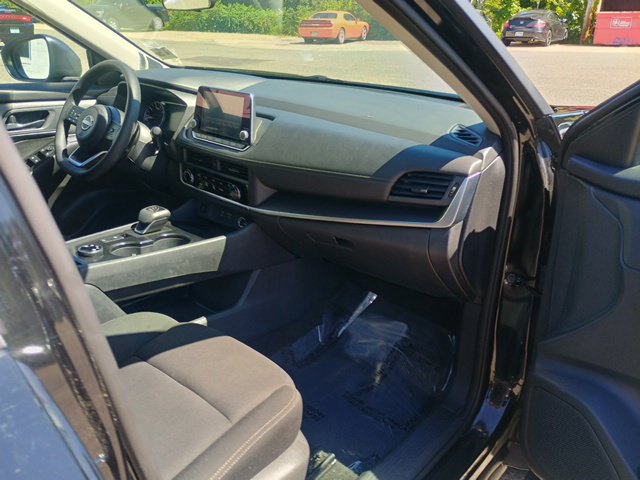 Used 2024 Nissan Rogue S AWD/4WD image 13