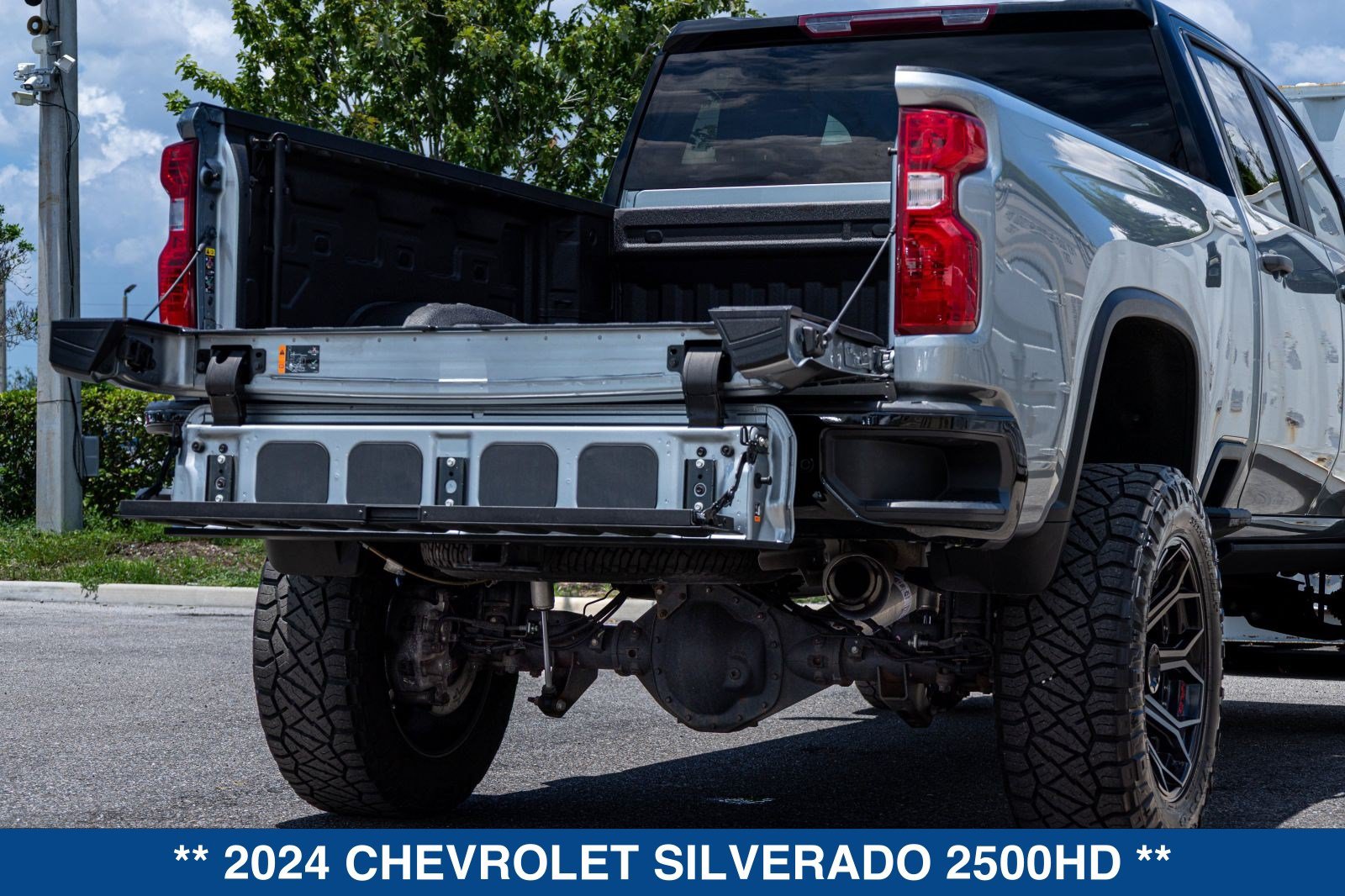 Used 2024 Chevrolet Silverado 2500 Custom w/ Custom Value Package AWD/4WD image 25