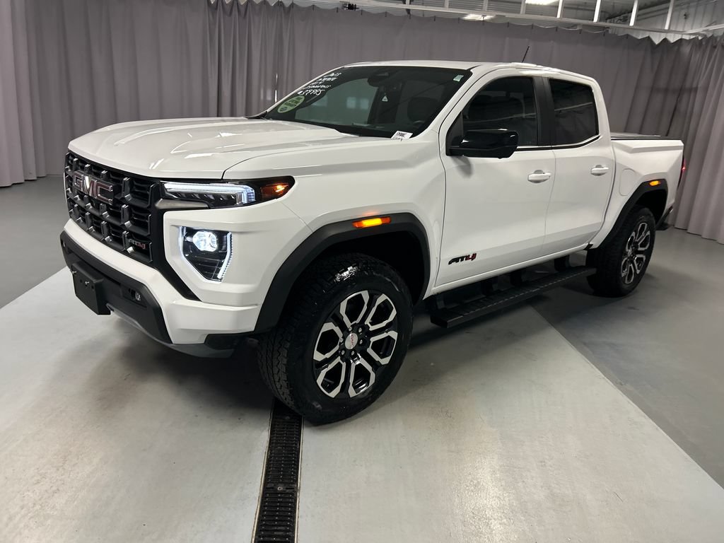 Used 2023 GMC Canyon AT4 w/ Technology Package AWD/4WD image 3