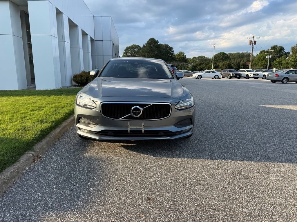 Used 2018 Volvo S90 T5 Momentum w/ Convenience Package AWD/4WD image 3