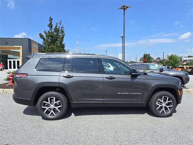 New 2025 Jeep Grand Cherokee L Limited image 2