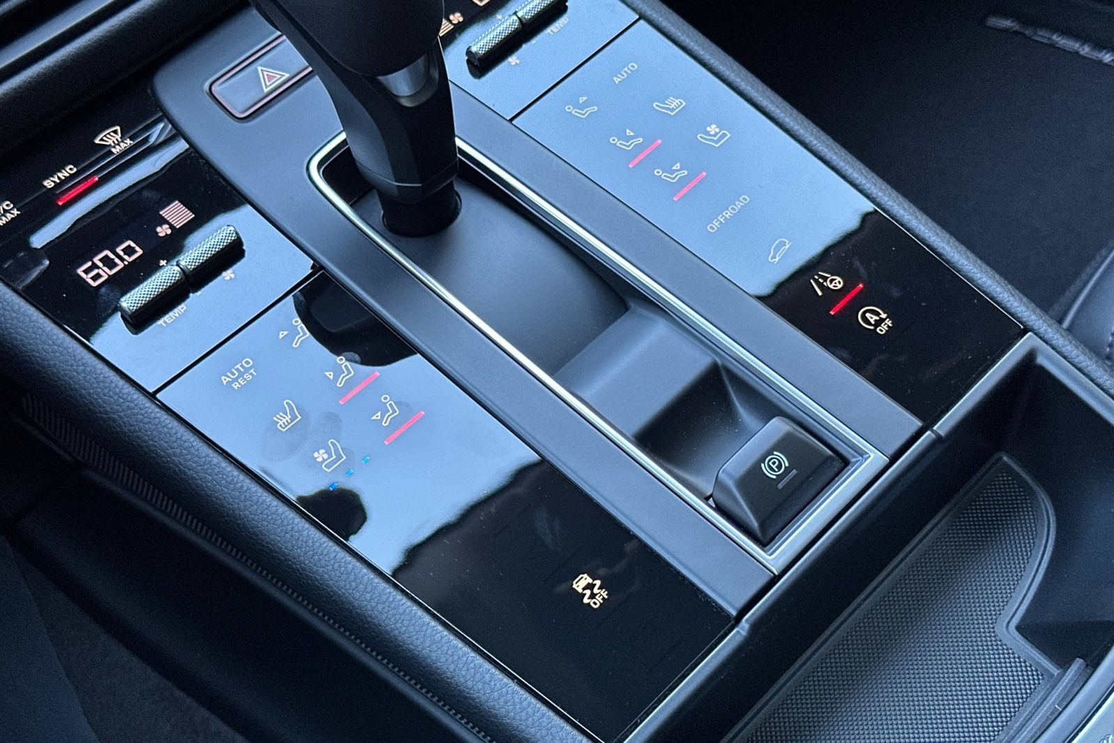 New 2026 Porsche Macan AWD/4WD image 26