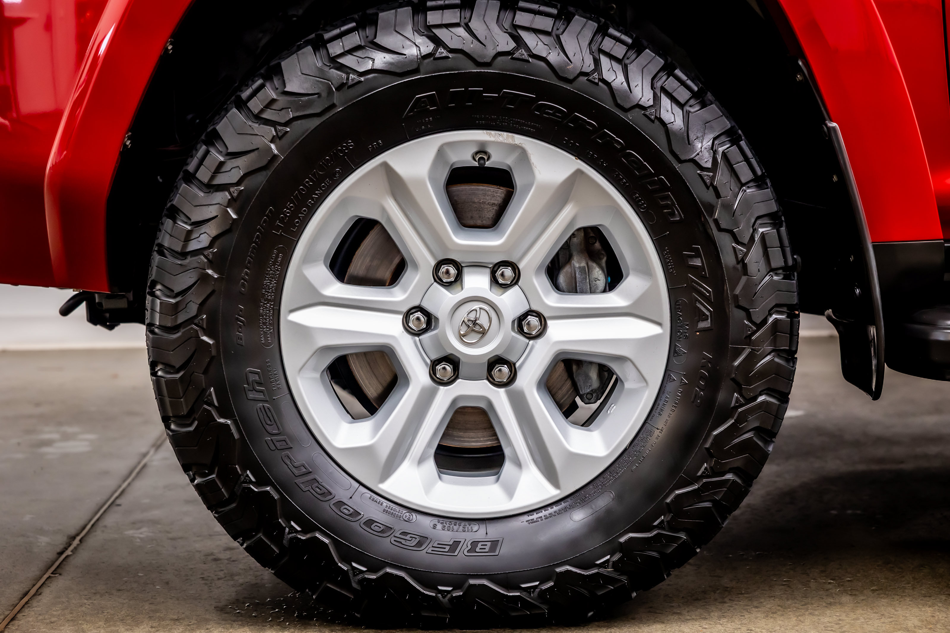 Used 2016 Toyota 4Runner SR5 AWD/4WD image 35