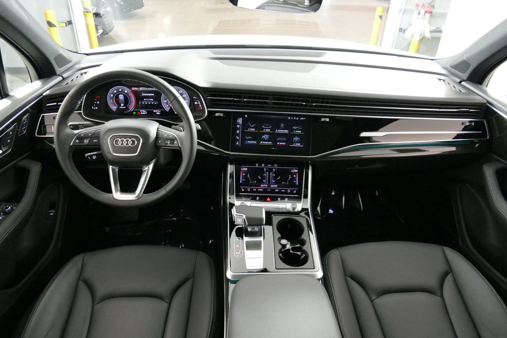 Used 2025 Audi Q7 3.0T Premium Plus w/ Premium Plus Package AWD/4WD image 9