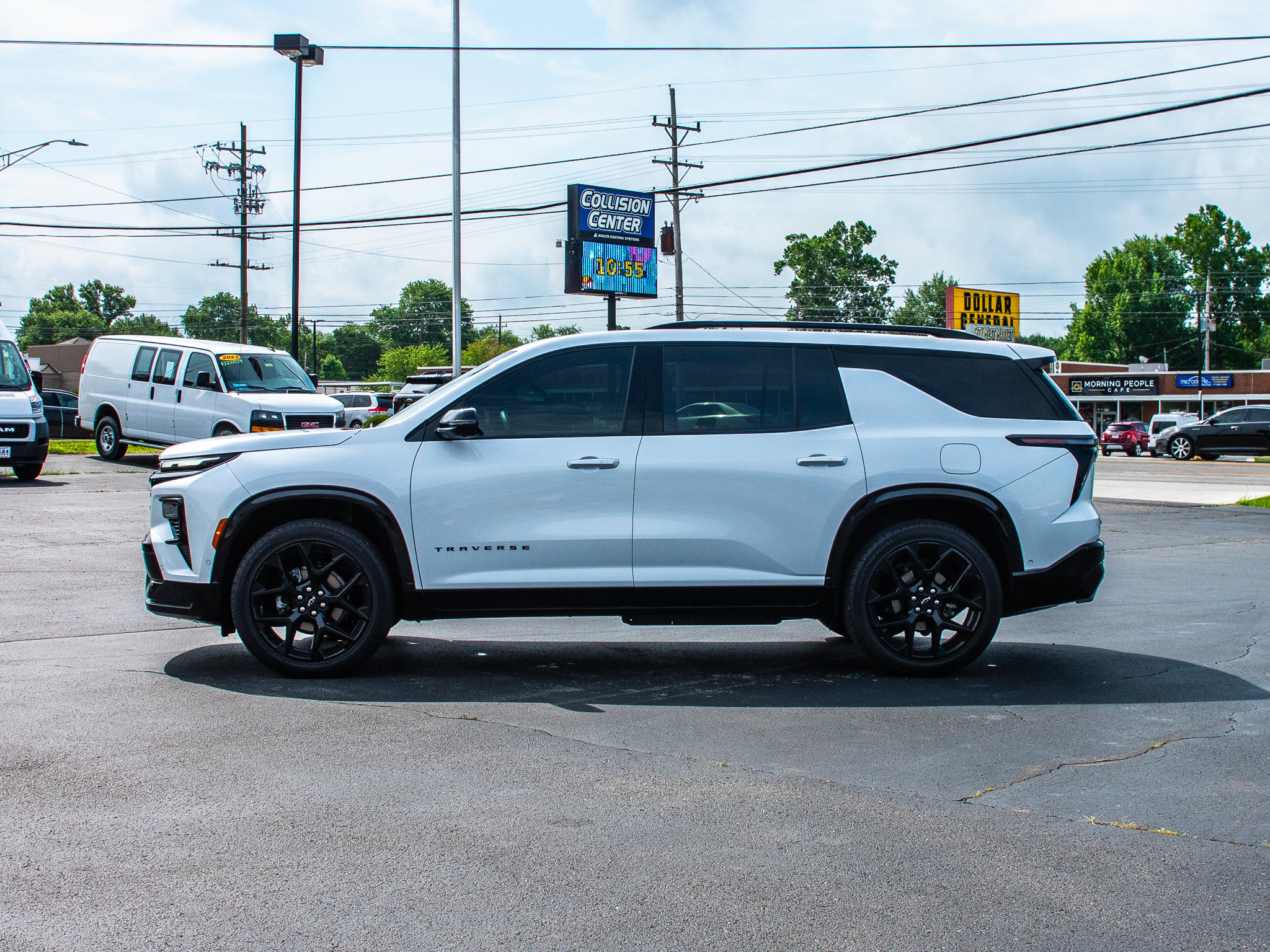 Used 2024 Chevrolet Traverse RS w/ LPO, Floor Liner Package AWD/4WD image 6