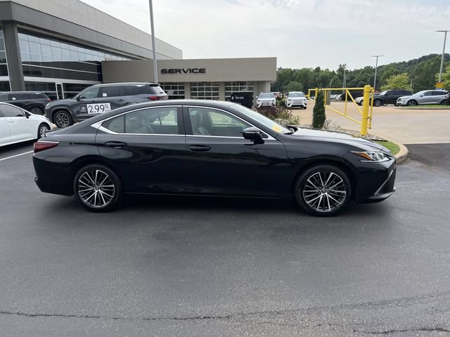 Certified 2025 Lexus ES 350 w/ Premium Package FWD image 2