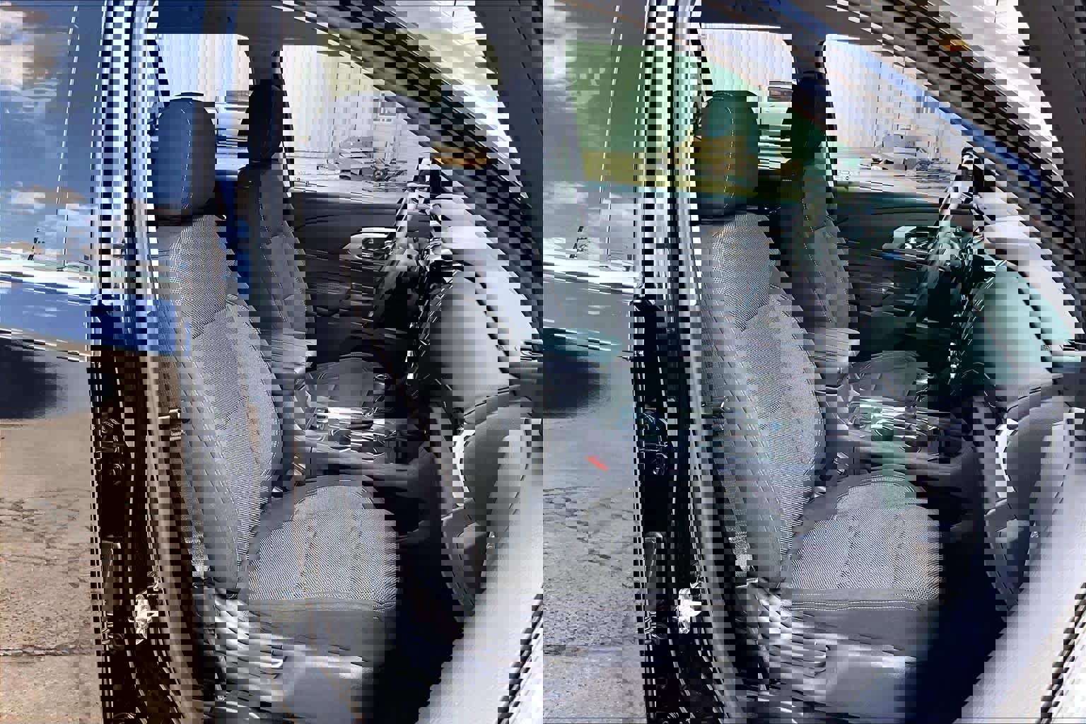 Used 2020 Chevrolet Traverse LS image 9