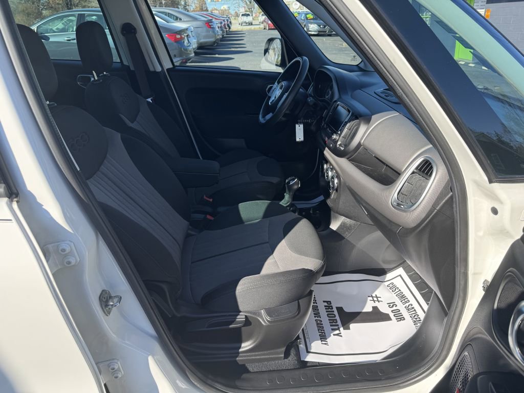 Used 2017 FIAT 500L Pop w/ Premium Package FWD image 9