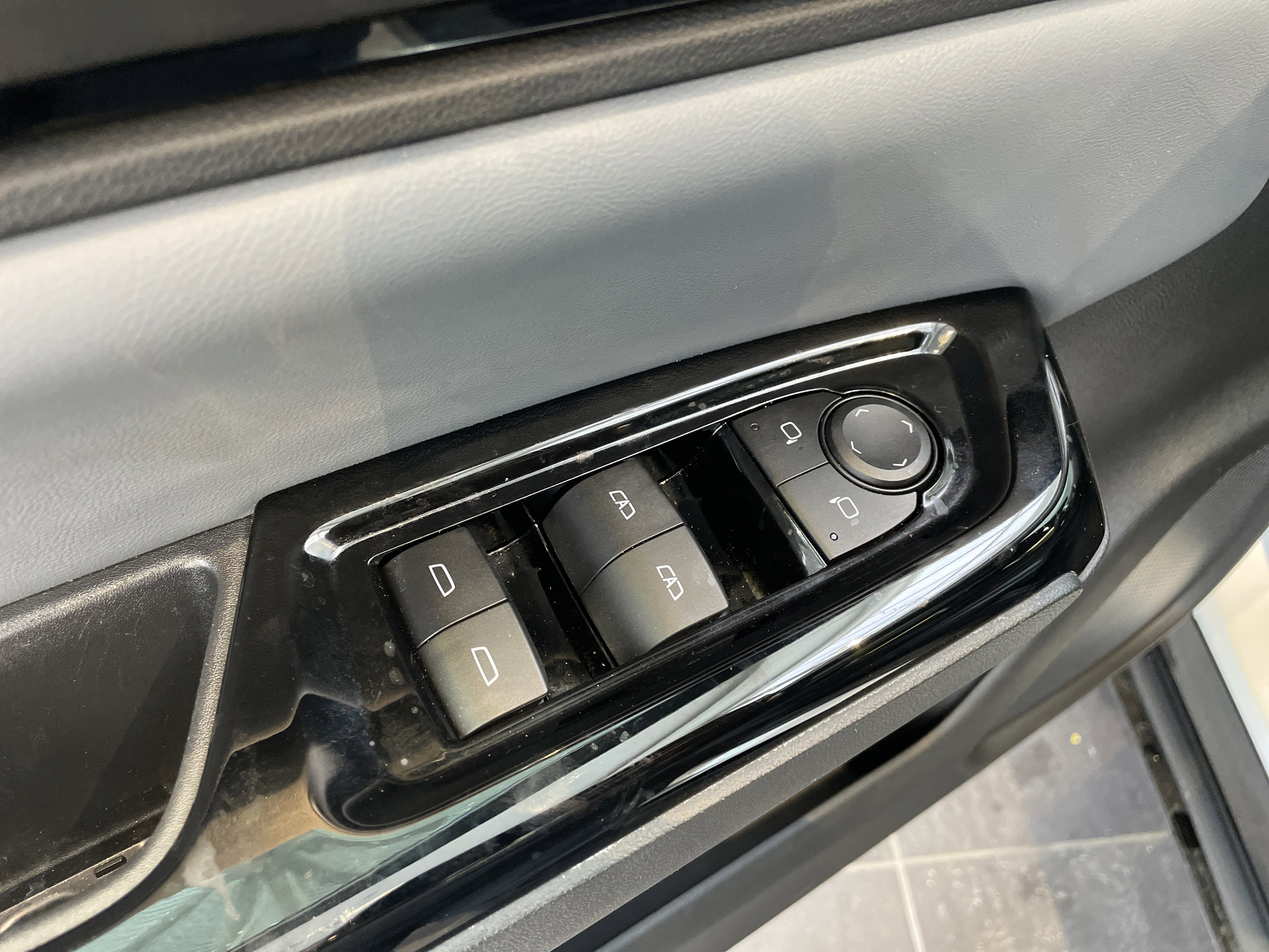 Used 2025 Honda Prologue Touring image 16