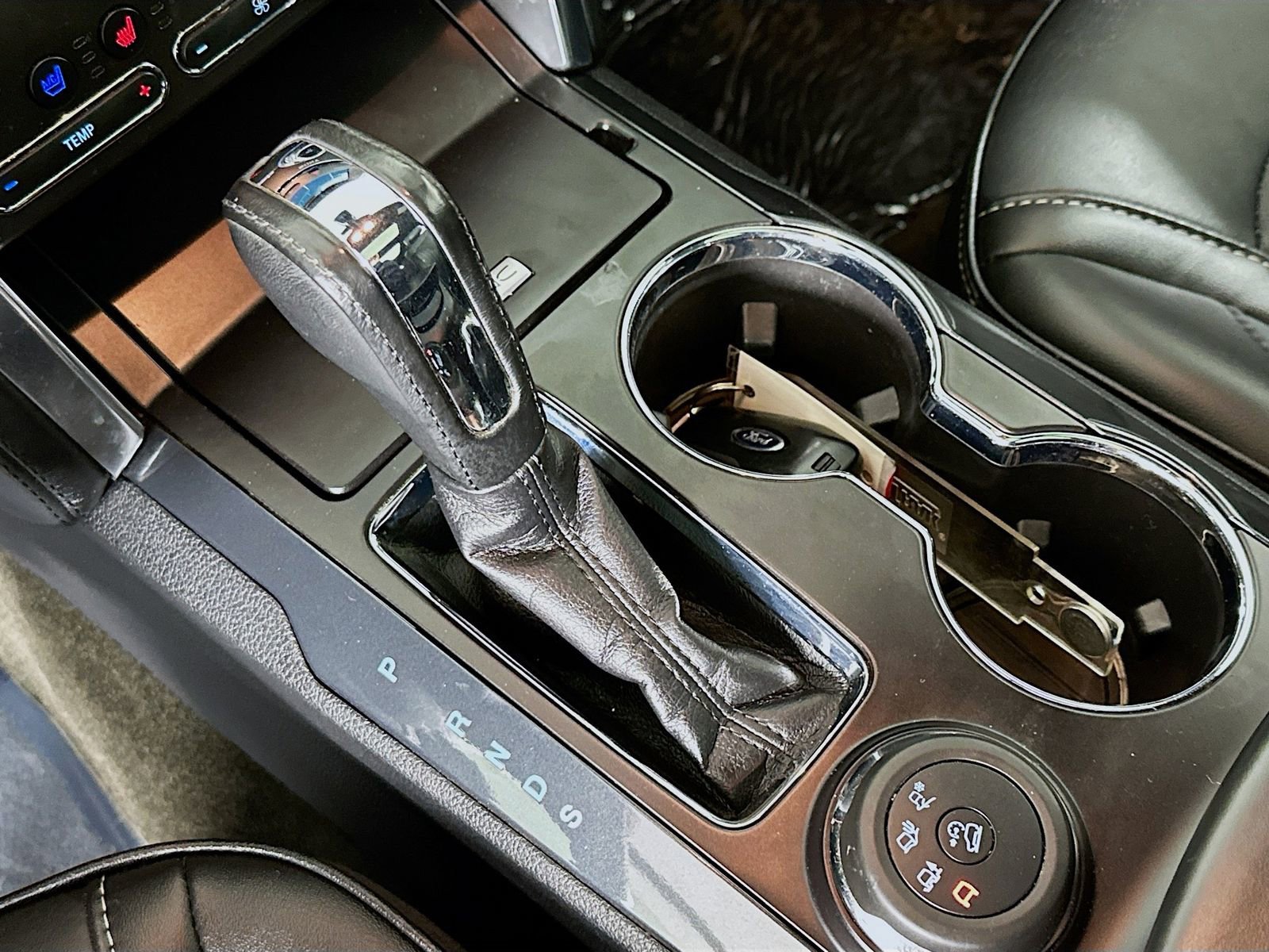 Used 2017 Ford Explorer Platinum image 17