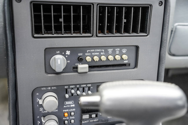 Used 1988 Pontiac Fiero GT RWD image 40
