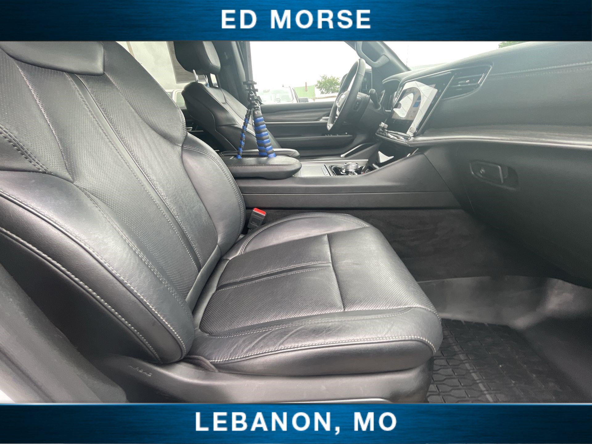 Used 2024 Jeep Wagoneer Series III AWD/4WD image 27