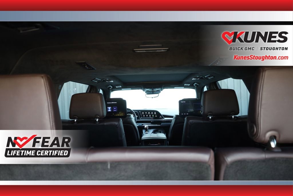 Used 2024 Cadillac Escalade ESV Sport Platinum w/ LPO, ONYX Package image 28