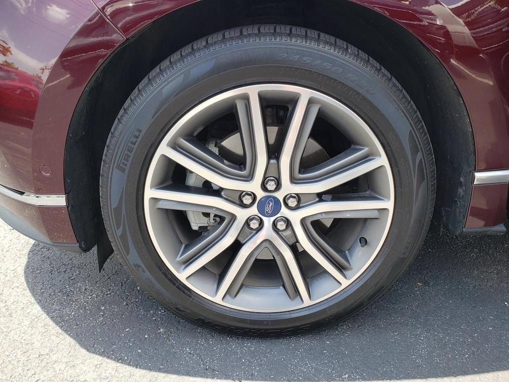 Used 2019 Ford Edge Titanium w/ Equipment Group 301A AWD/4WD image 35