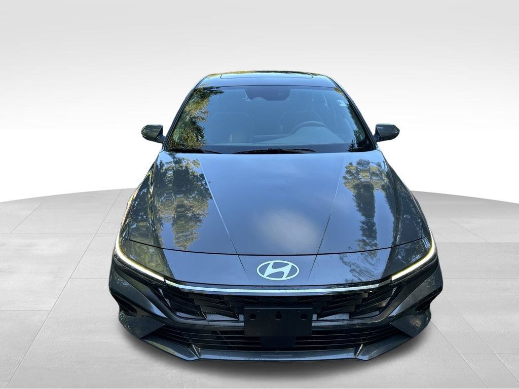 Used 2025 Hyundai Elantra SEL FWD image 9