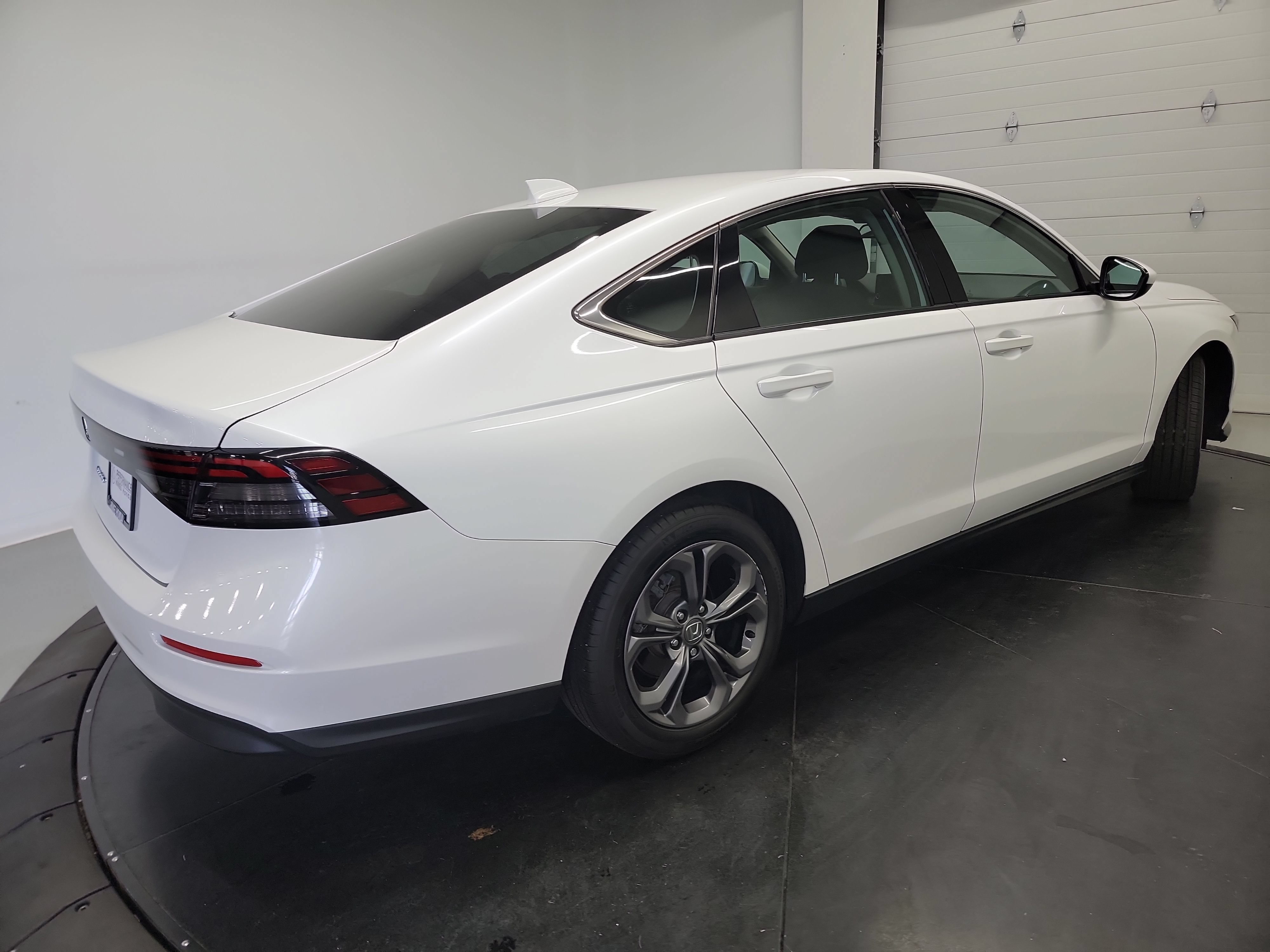 Certified 2023 Honda Accord EX image 9