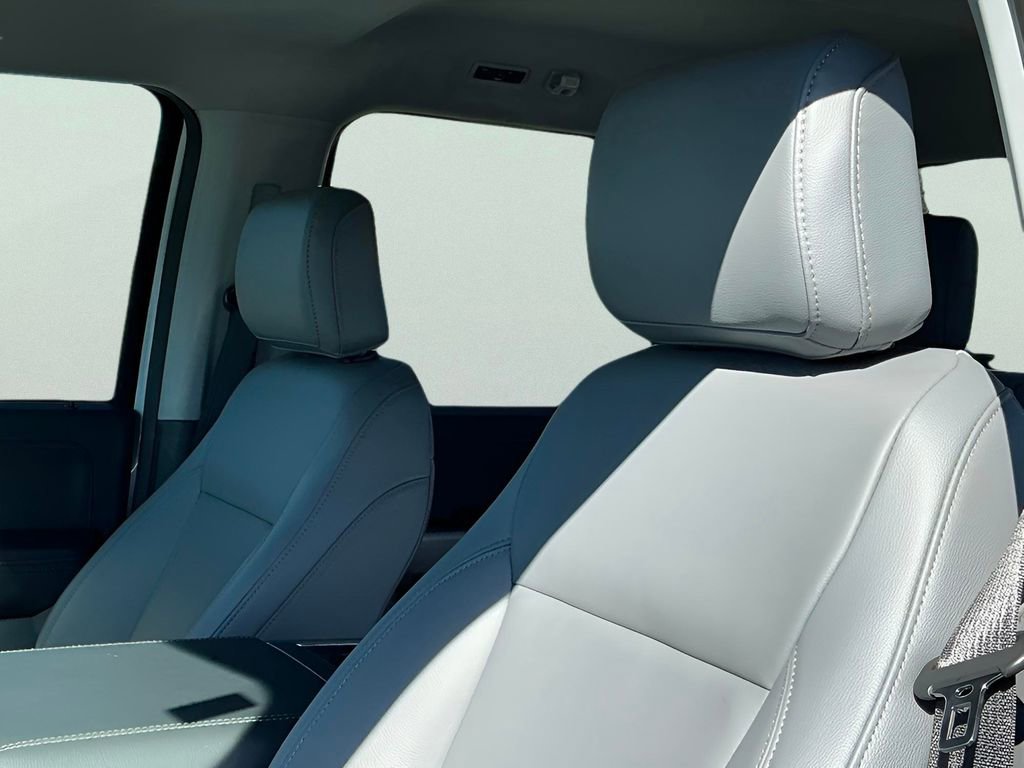 New 2025 Ford F150 Lightning Flash image 28