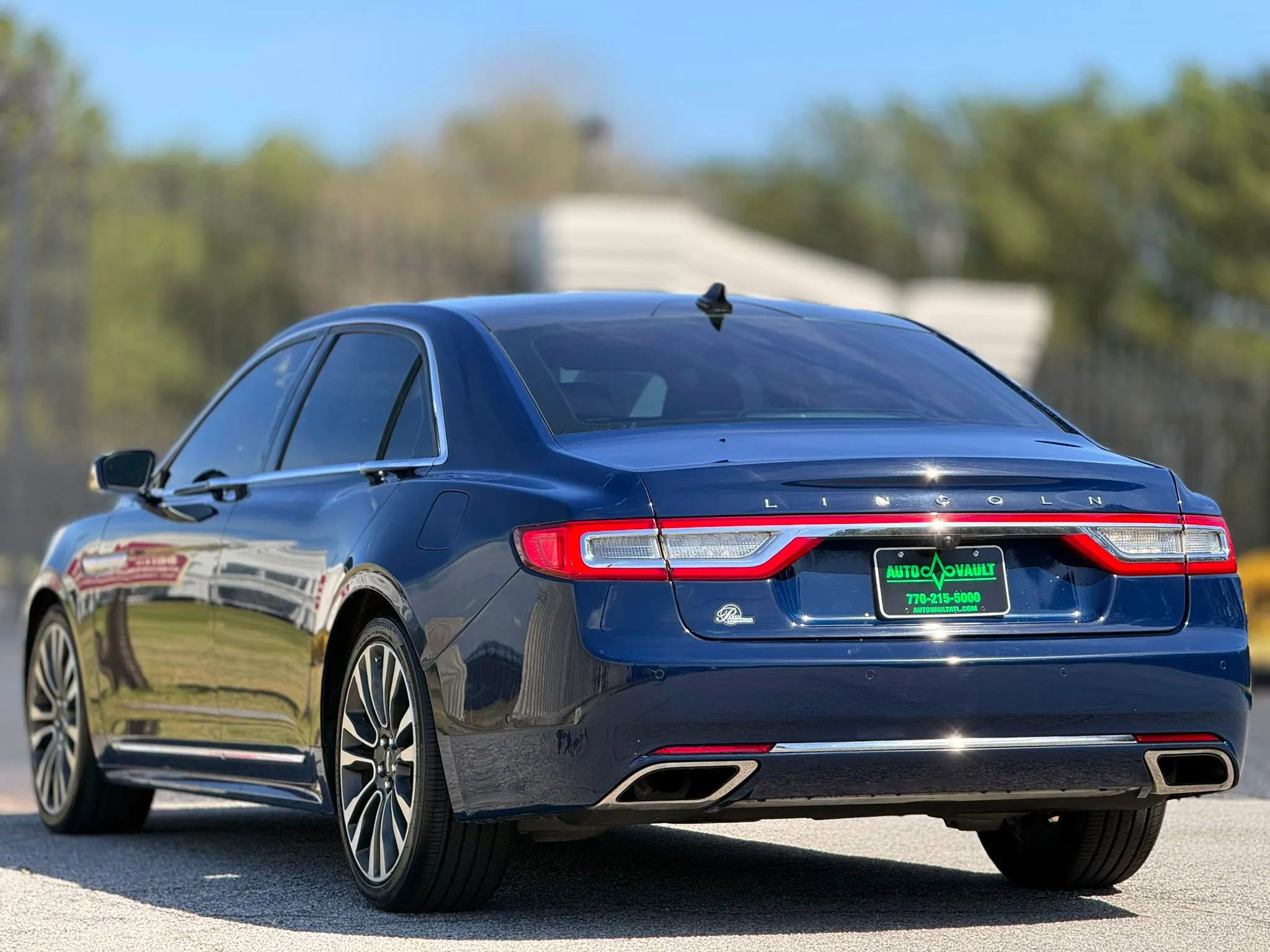 Used 2018 Lincoln Continental Reserve image 9
