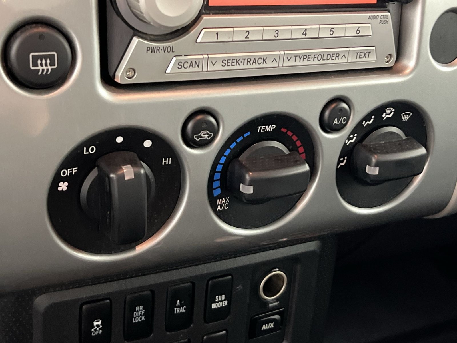 Used 2010 Toyota FJ Cruiser 4WD image 21