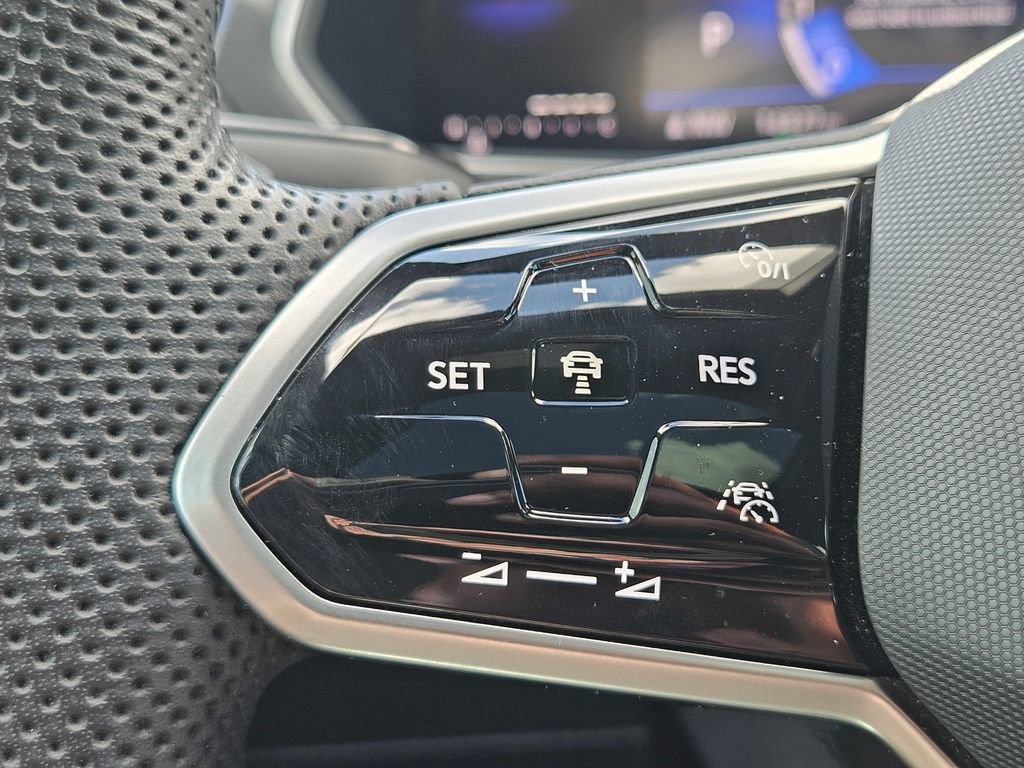 Used 2024 Volkswagen Tiguan SE R-Line w/ MDO Package, Three-Row FWD image 24