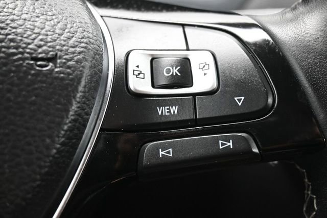 Used 2021 Volkswagen Tiguan SE R-Line FWD image 23