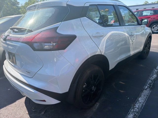 Used 2024 Nissan Kicks SV FWD image 11