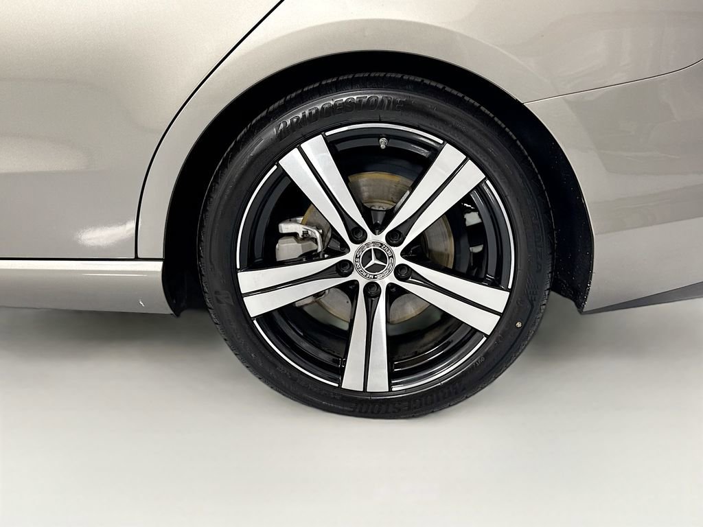 Certified 2022 Mercedes-Benz C 300 4MATIC Sedan image 32