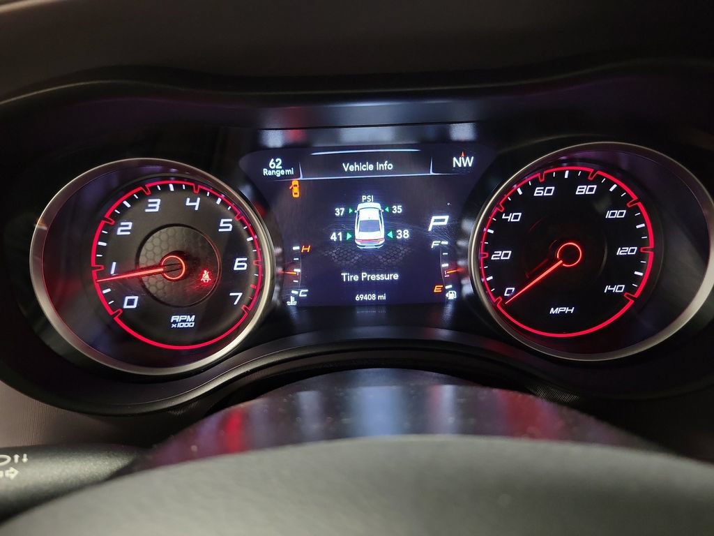 Used 2023 Dodge Charger SXT RWD image 23